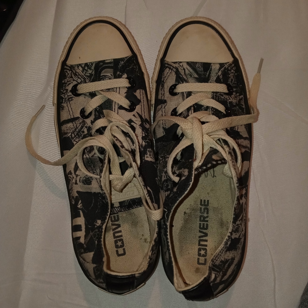Size 6 1/2 converse